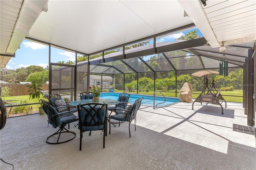 For Sale: $385,000 (4 beds, 2 baths, 1911 Square Feet)