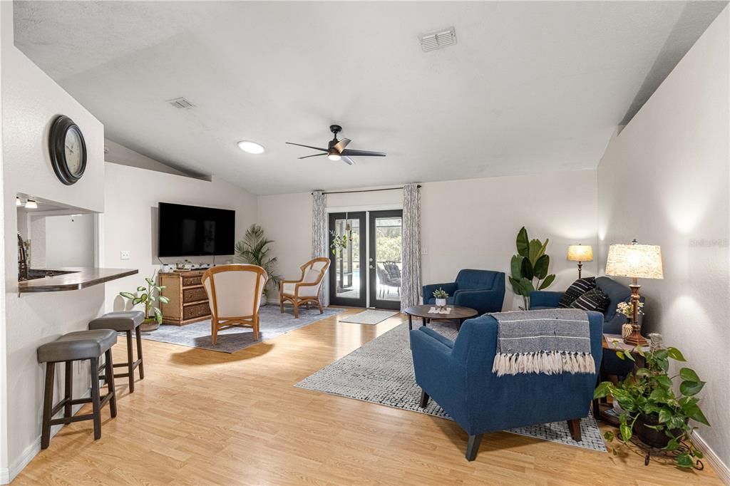 For Sale: $385,000 (4 beds, 2 baths, 1911 Square Feet)