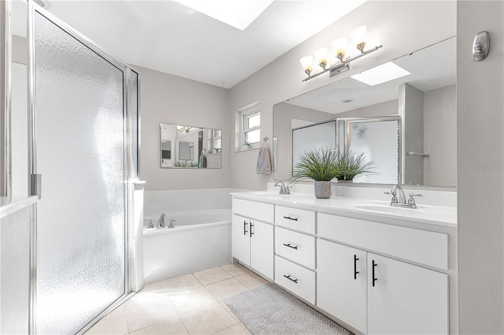 For Sale: $385,000 (4 beds, 2 baths, 1911 Square Feet)