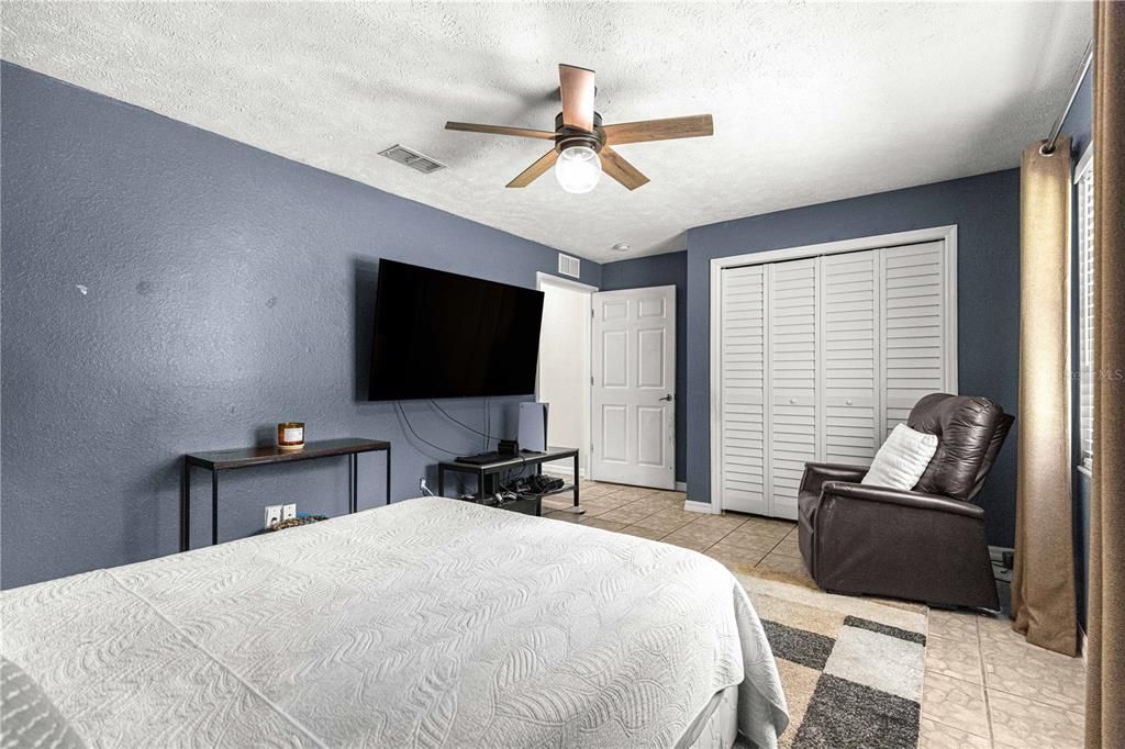 For Sale: $385,000 (4 beds, 2 baths, 1911 Square Feet)