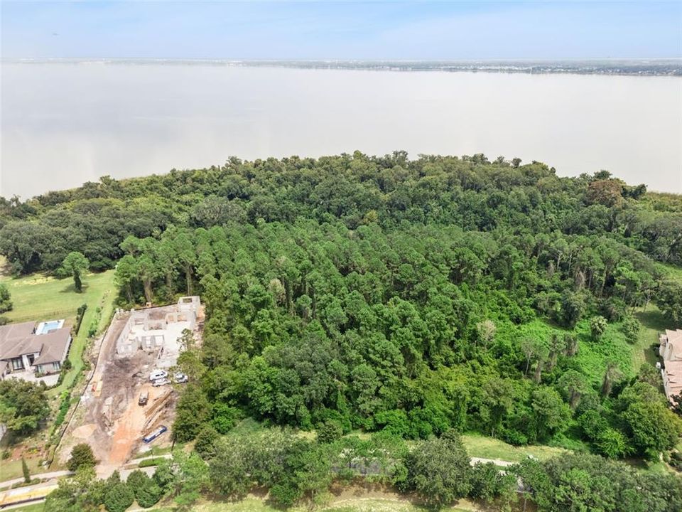 En Venta: $760,000 (1.82 acres)