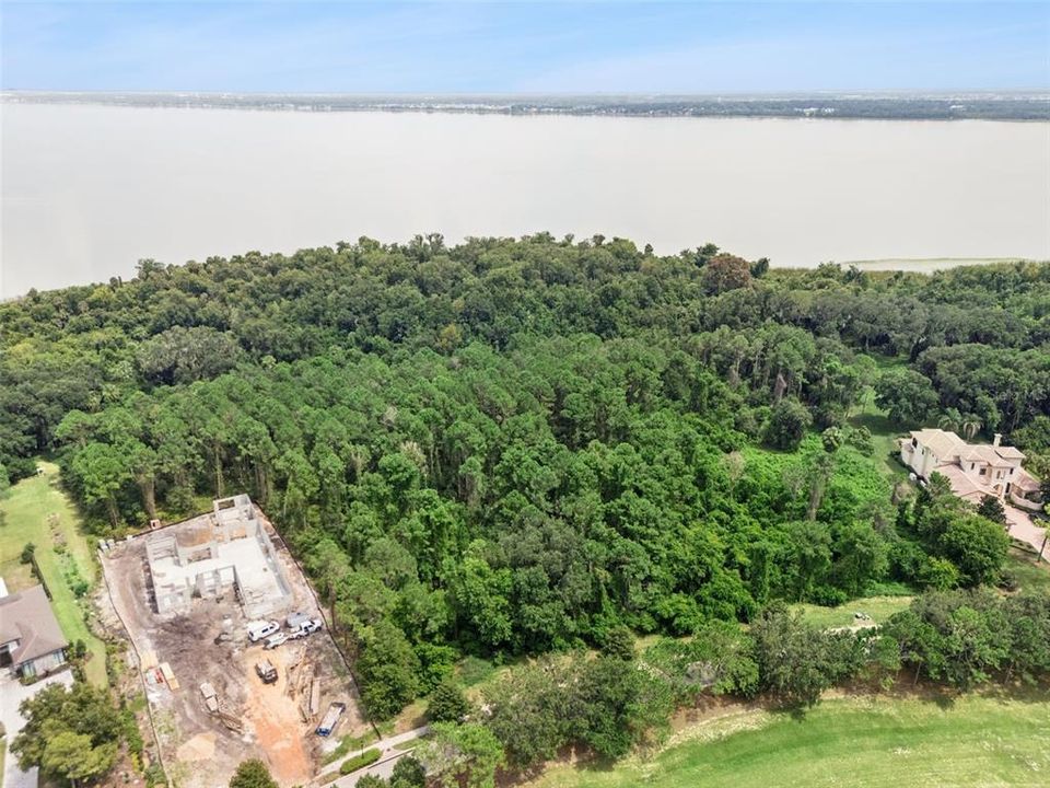 En Venta: $760,000 (1.82 acres)