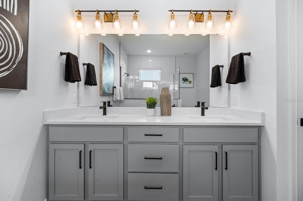 For Sale: $399,900 (4 beds, 2 baths, 1800 Square Feet)