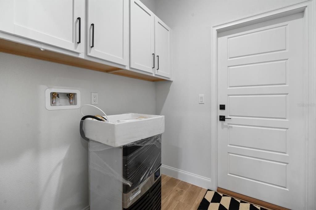For Sale: $399,900 (4 beds, 2 baths, 1800 Square Feet)