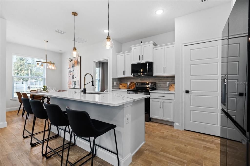 For Sale: $399,900 (4 beds, 2 baths, 1800 Square Feet)