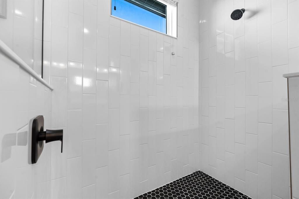 For Sale: $399,900 (4 beds, 2 baths, 1800 Square Feet)