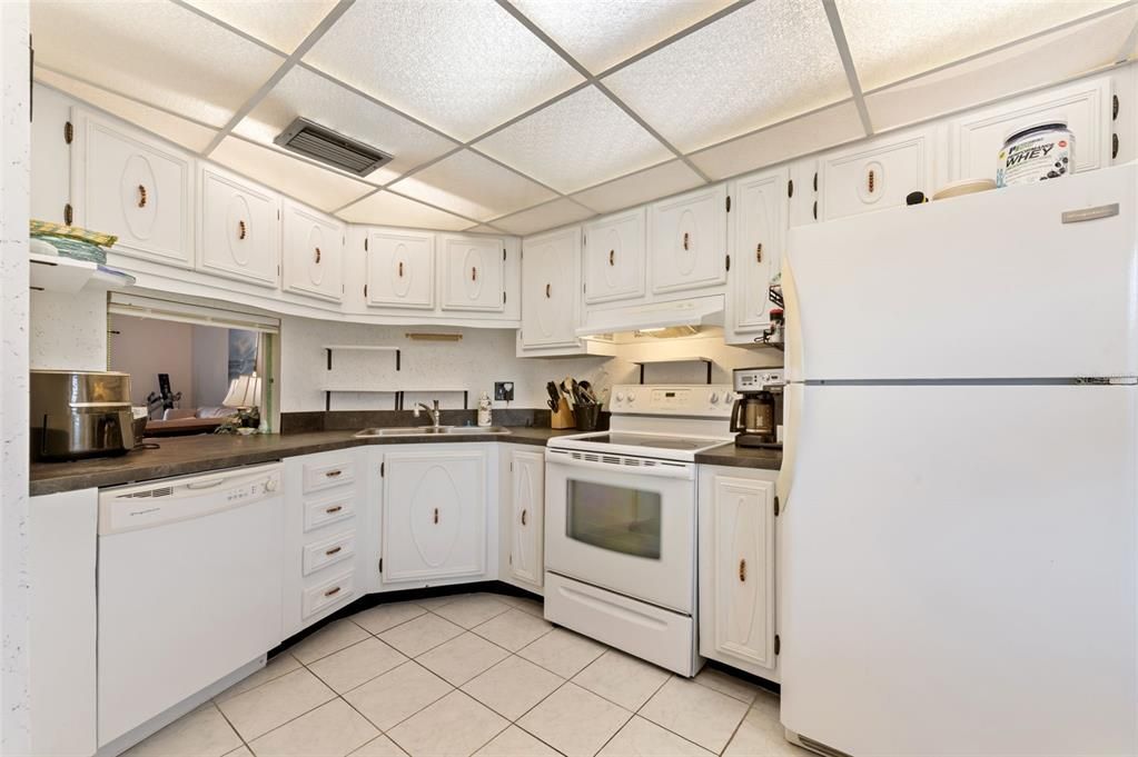 For Sale: $212,000 (2 beds, 2 baths, 1150 Square Feet)