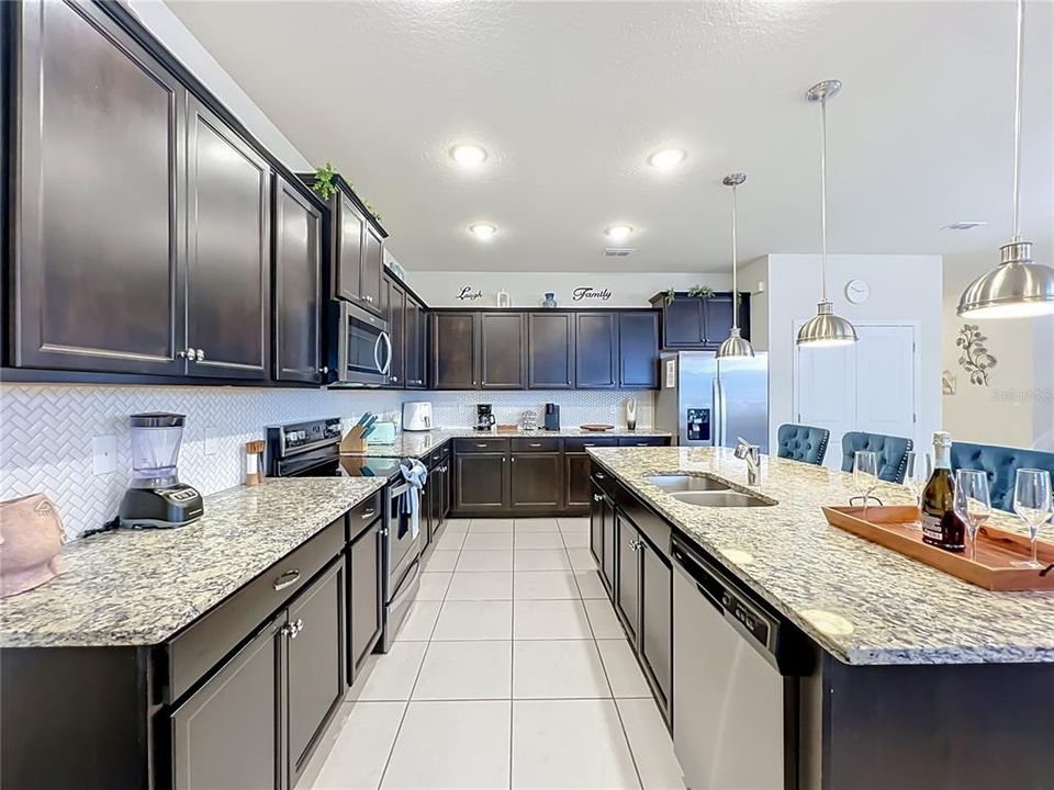 For Sale: $828,000 (10 beds, 8 baths, 4399 Square Feet)
