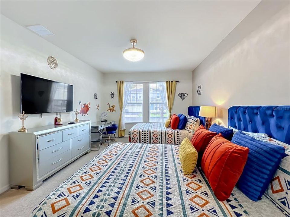 For Sale: $828,000 (10 beds, 8 baths, 4399 Square Feet)
