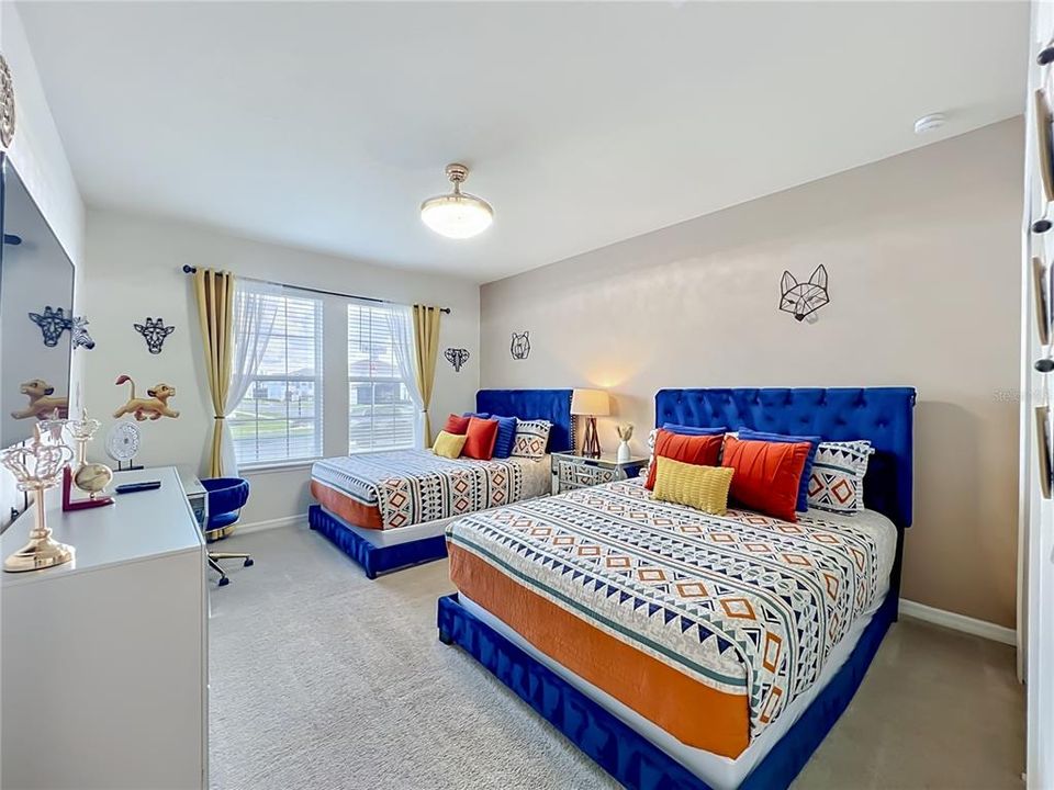 For Sale: $828,000 (10 beds, 8 baths, 4399 Square Feet)
