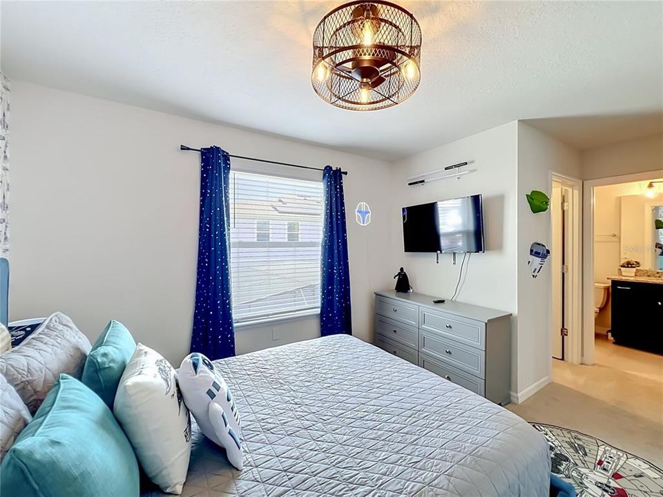 For Sale: $828,000 (10 beds, 8 baths, 4399 Square Feet)