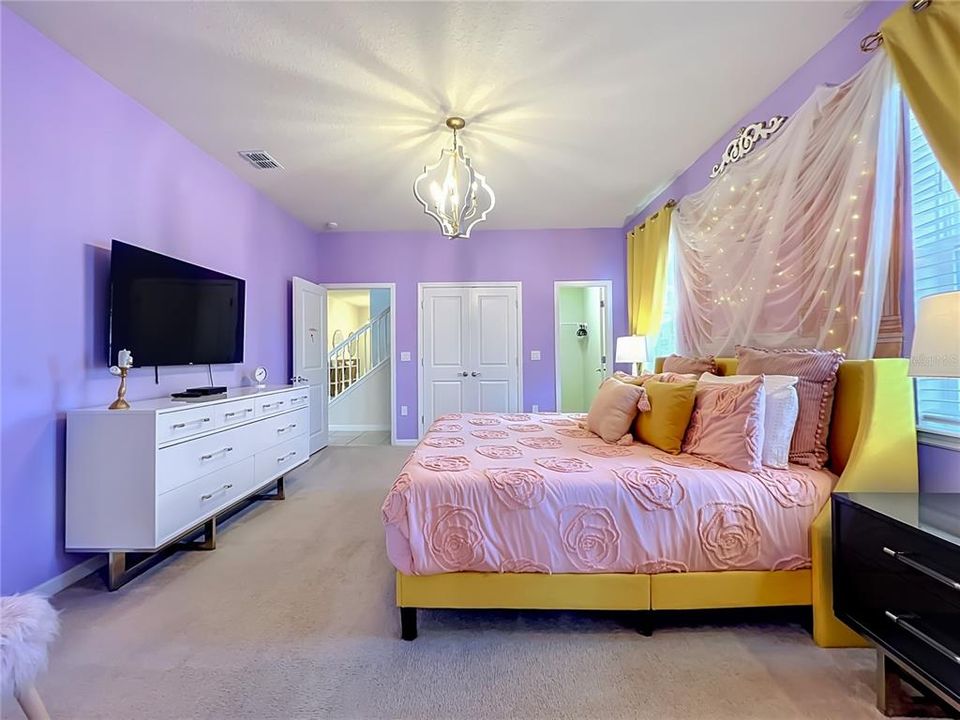 For Sale: $828,000 (10 beds, 8 baths, 4399 Square Feet)