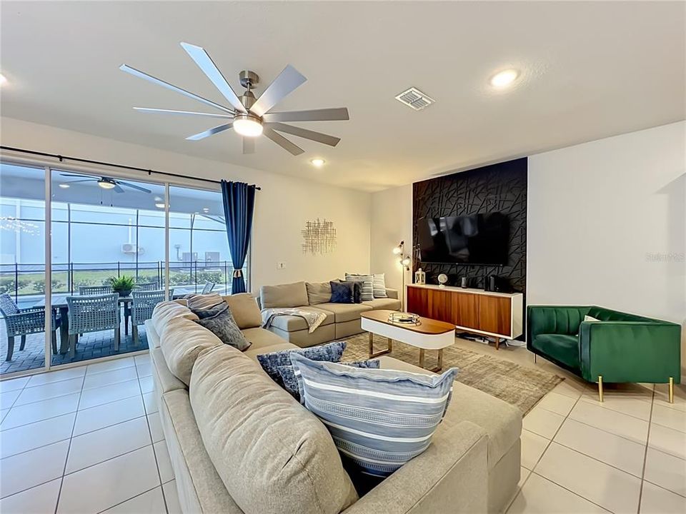 For Sale: $828,000 (10 beds, 8 baths, 4399 Square Feet)