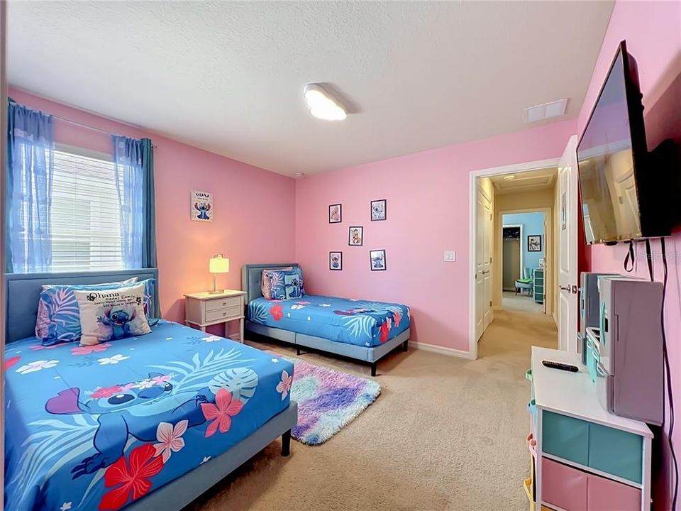 For Sale: $828,000 (10 beds, 8 baths, 4399 Square Feet)