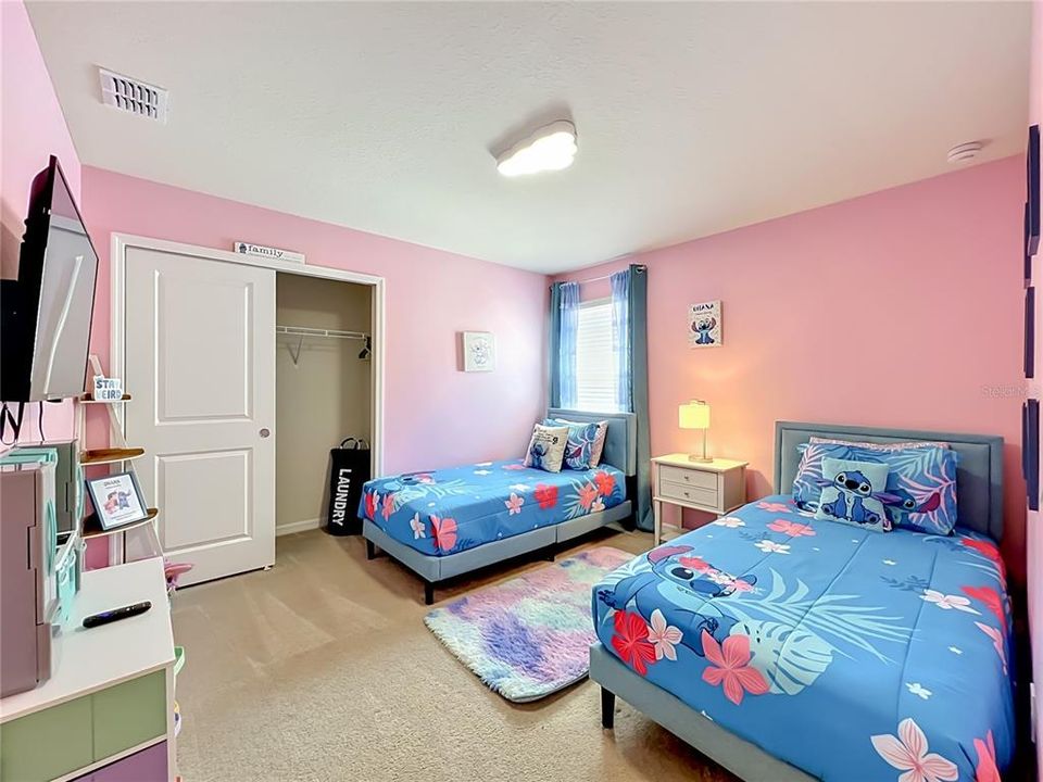For Sale: $828,000 (10 beds, 8 baths, 4399 Square Feet)