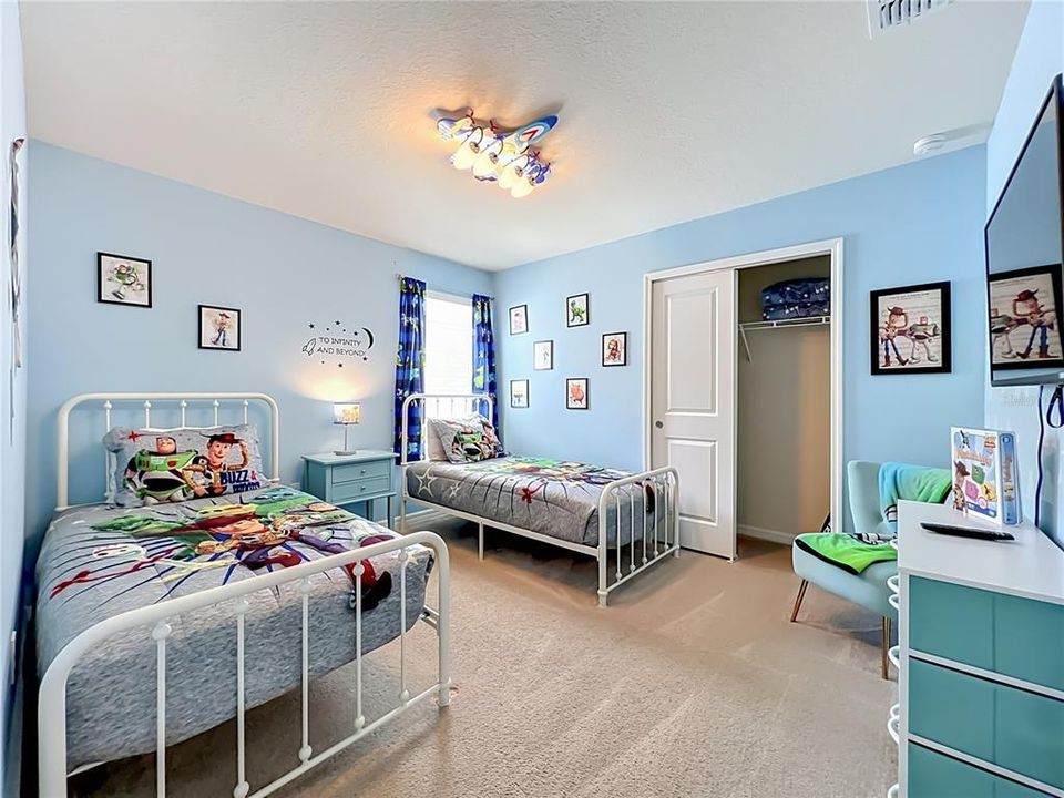For Sale: $828,000 (10 beds, 8 baths, 4399 Square Feet)