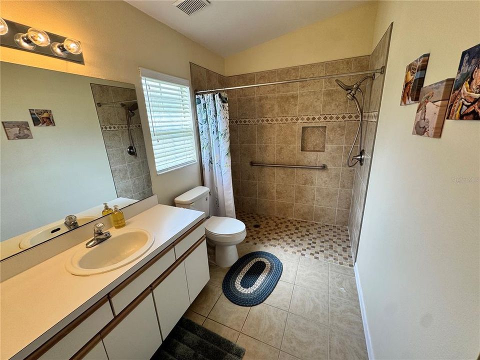For Rent: $1,295 (2 beds, 2 baths, 936 Square Feet)