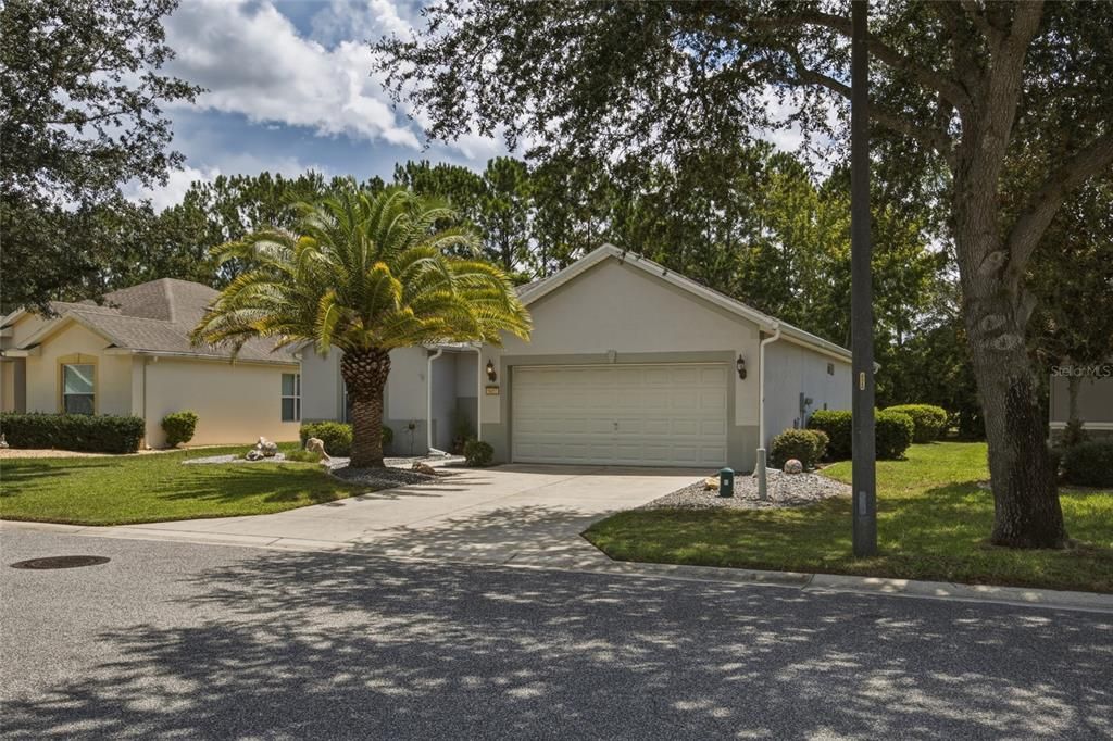 For Sale: $319,000 (2 beds, 2 baths, 1596 Square Feet)
