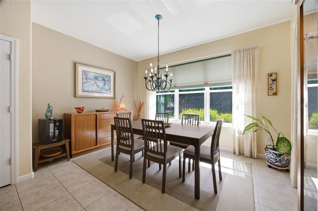 For Sale: $319,000 (2 beds, 2 baths, 1596 Square Feet)