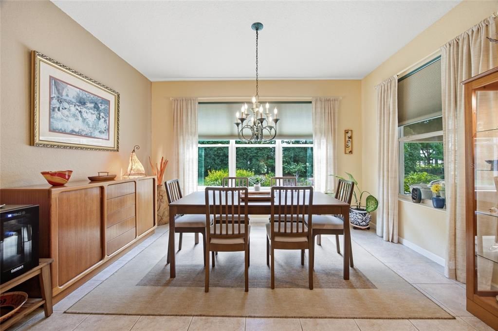 For Sale: $319,000 (2 beds, 2 baths, 1596 Square Feet)