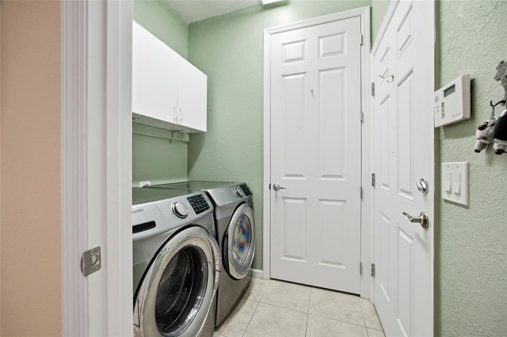 For Sale: $319,000 (2 beds, 2 baths, 1596 Square Feet)