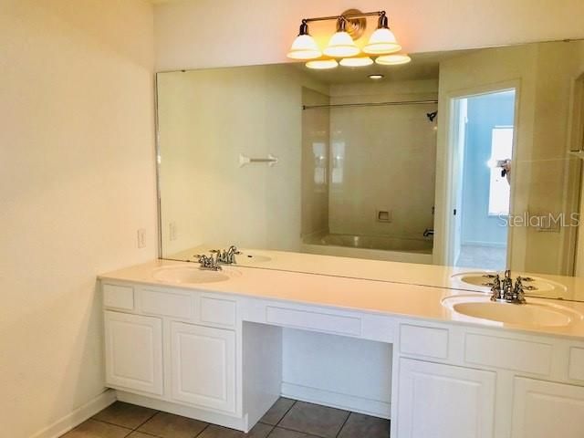 For Rent: $2,499 (3 beds, 2 baths, 1762 Square Feet)