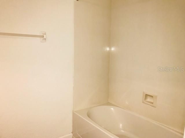 For Rent: $2,499 (3 beds, 2 baths, 1762 Square Feet)