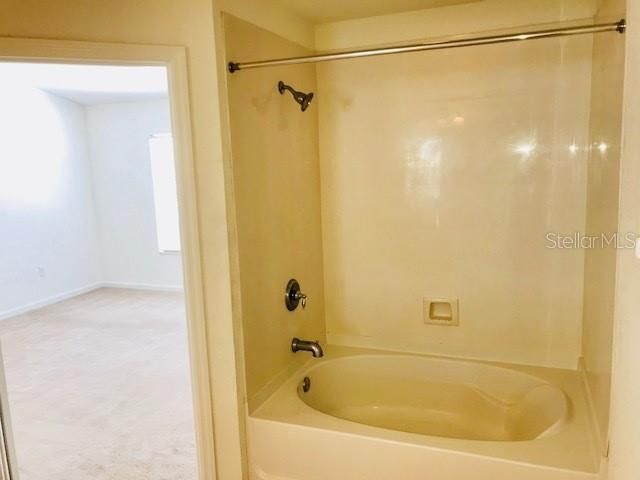 For Rent: $2,499 (3 beds, 2 baths, 1762 Square Feet)