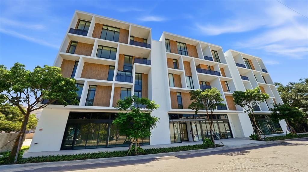 For Sale: $695,000 (0 beds, 0 baths, 882 Square Feet)