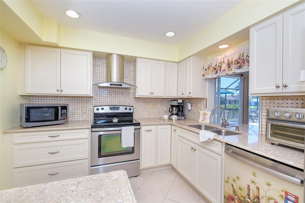 For Sale: $449,000 (3 beds, 2 baths, 1710 Square Feet)