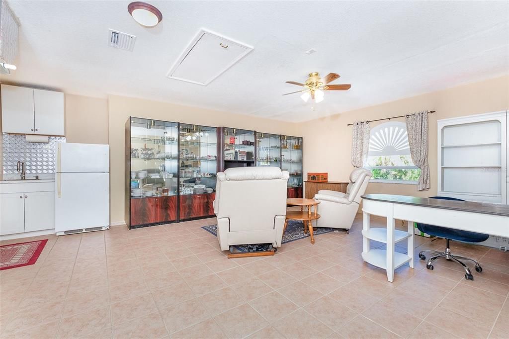For Sale: $449,000 (3 beds, 2 baths, 1710 Square Feet)