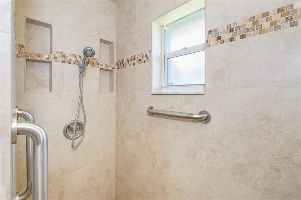 For Sale: $449,000 (3 beds, 2 baths, 1710 Square Feet)