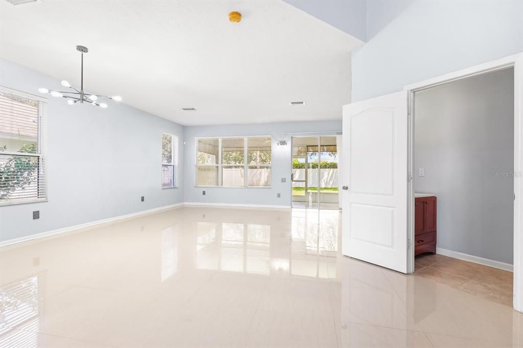 For Sale: $465,000 (4 beds, 3 baths, 2501 Square Feet)
