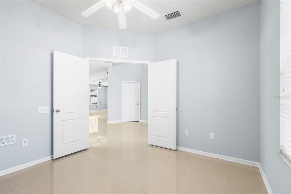 For Sale: $465,000 (4 beds, 3 baths, 2501 Square Feet)