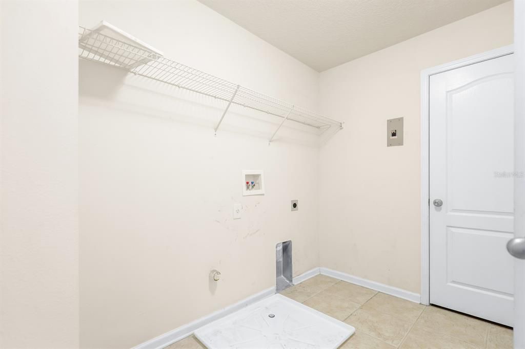 For Sale: $465,000 (4 beds, 3 baths, 2501 Square Feet)