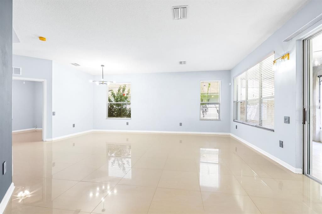 For Sale: $465,000 (4 beds, 3 baths, 2501 Square Feet)