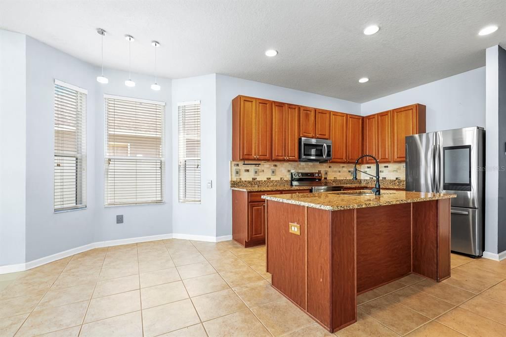 For Sale: $465,000 (4 beds, 3 baths, 2501 Square Feet)