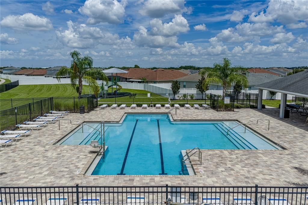 En Venta: $319,000 (4 camas, 2 baños, 1711 Pies cuadrados)