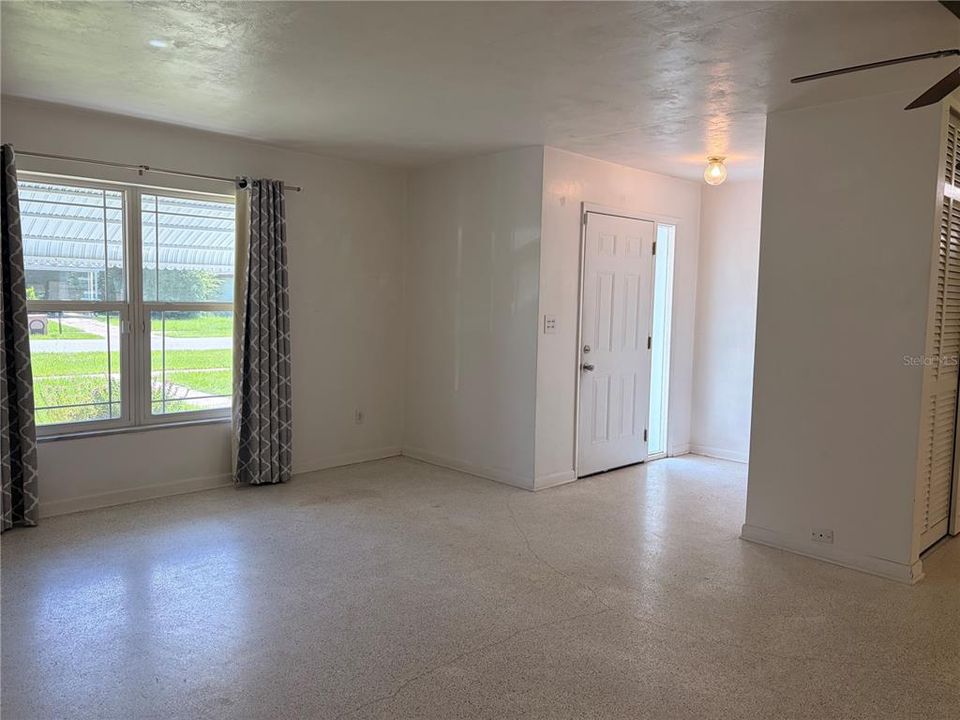 For Rent: $1,700 (2 beds, 2 baths, 1112 Square Feet)