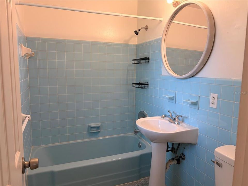 For Rent: $1,700 (2 beds, 2 baths, 1112 Square Feet)