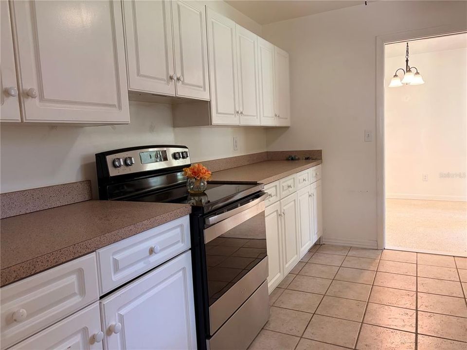 For Rent: $1,700 (2 beds, 2 baths, 1112 Square Feet)