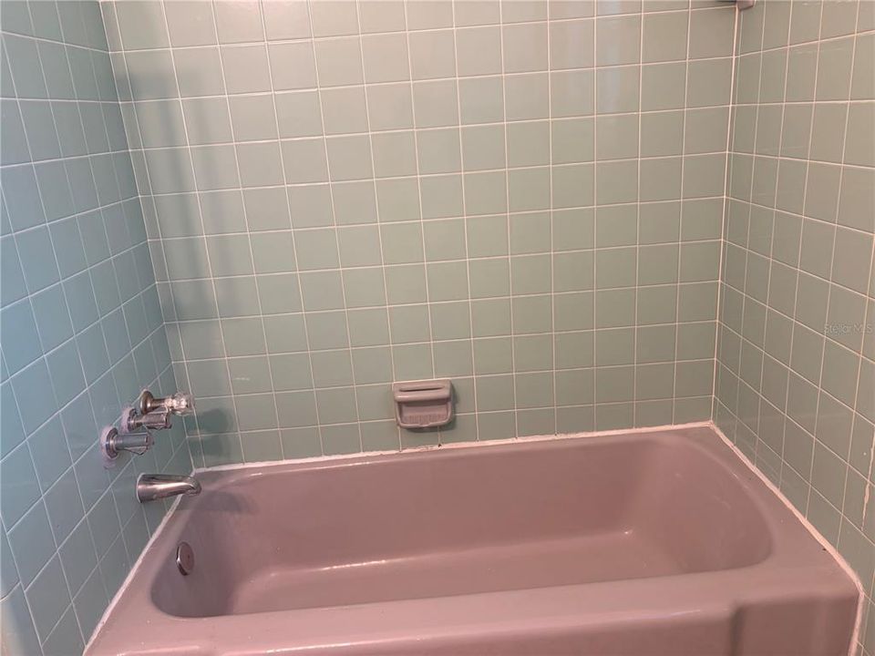 For Rent: $1,700 (2 beds, 2 baths, 1112 Square Feet)