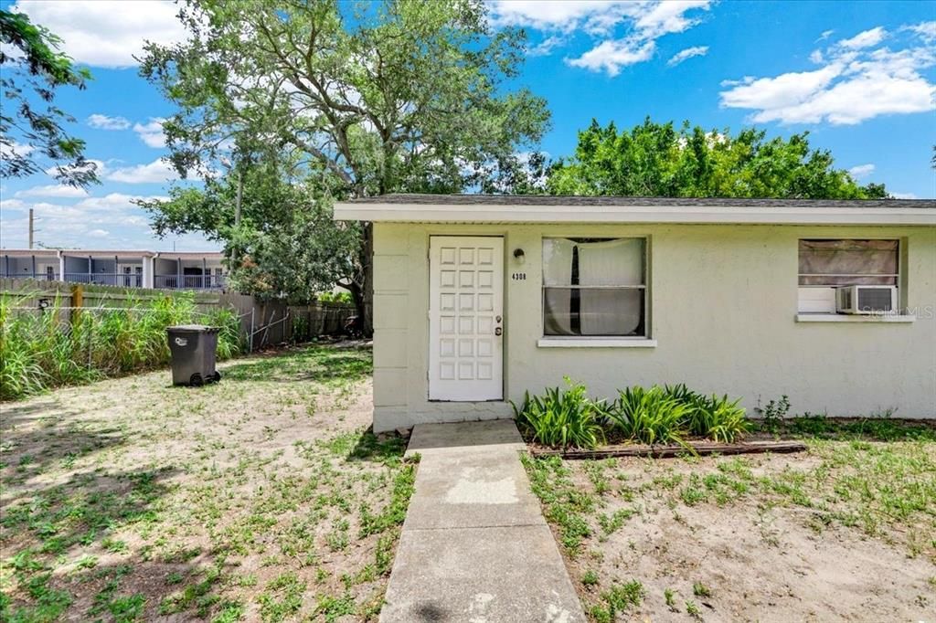 For Sale: $374,990 (6 beds, 0 baths, 1890 Square Feet)