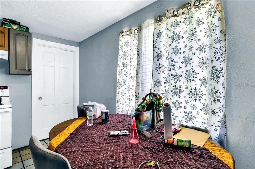 For Sale: $374,990 (6 beds, 0 baths, 1890 Square Feet)