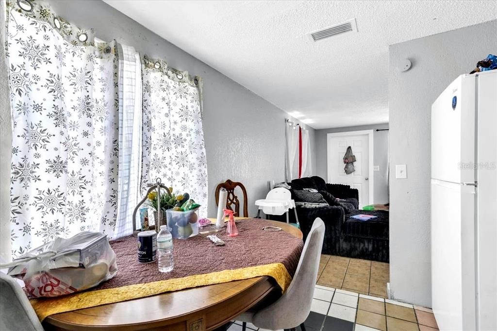 For Sale: $374,990 (6 beds, 0 baths, 1890 Square Feet)
