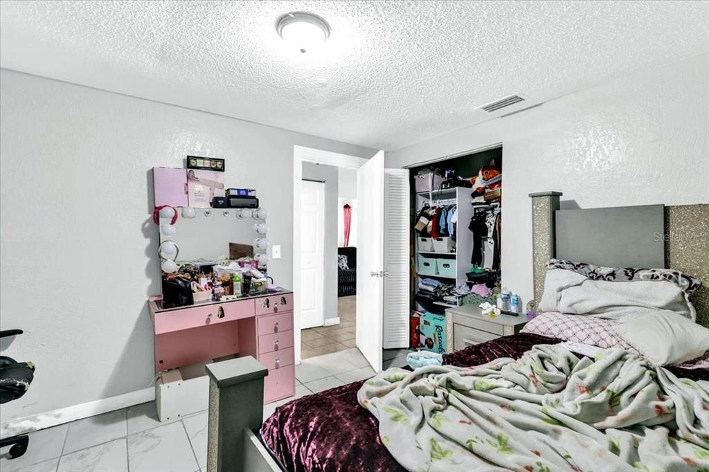 For Sale: $374,990 (6 beds, 0 baths, 1890 Square Feet)