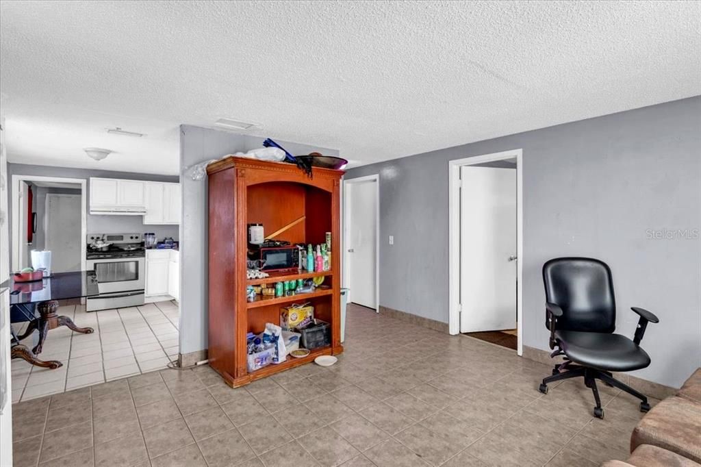For Sale: $374,990 (6 beds, 0 baths, 1890 Square Feet)