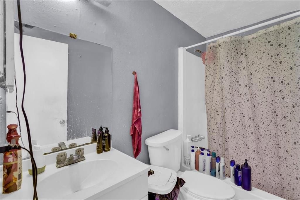 For Sale: $374,990 (6 beds, 0 baths, 1890 Square Feet)