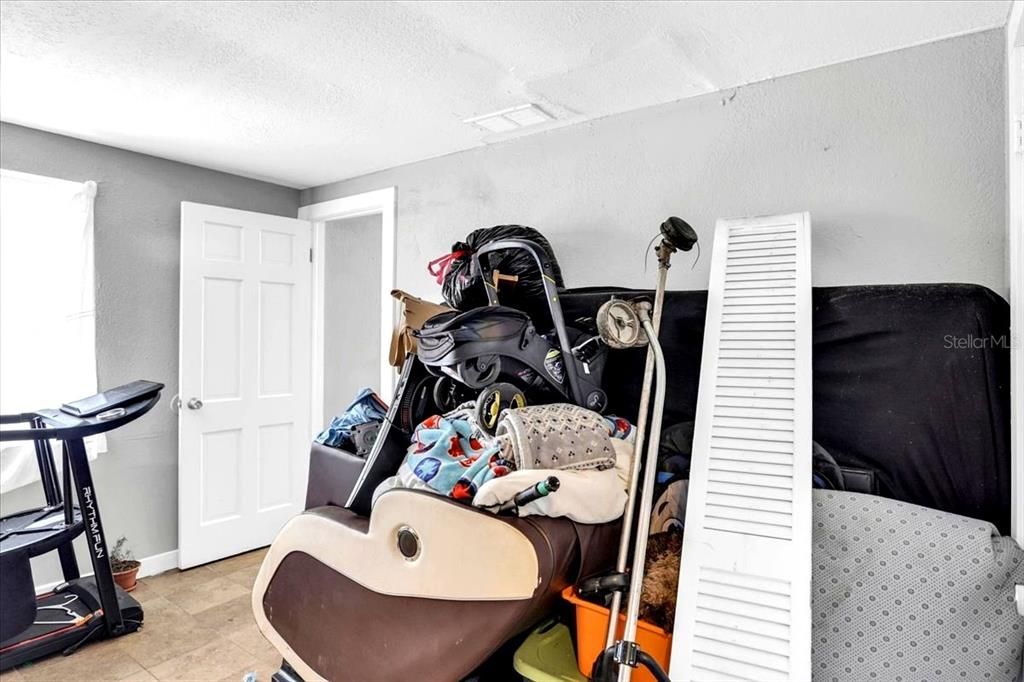 For Sale: $374,990 (6 beds, 0 baths, 1890 Square Feet)