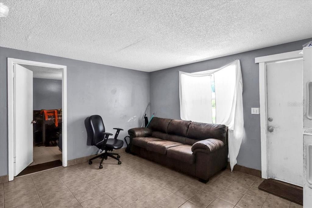 For Sale: $374,990 (6 beds, 0 baths, 1890 Square Feet)